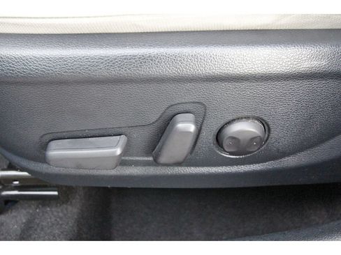 Certified 2022 Kia Seltos SX w/ Sunroof Package AWD/4WD image 32