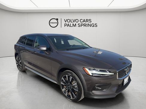 Used 2023 Volvo V60 B5 Cross Country Ultimate w/ Climate Package image 1