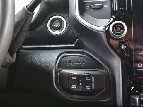 Used 2025 RAM 2500 Laramie AWD/4WD image 39