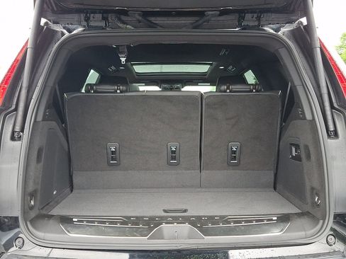 Certified 2023 Cadillac Escalade Premium Luxury AWD/4WD image 24