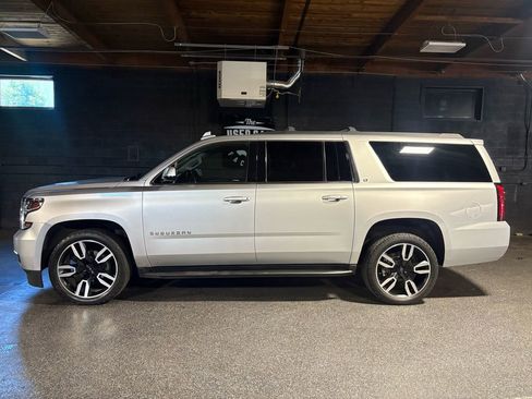 Used 2019 Chevrolet Suburban LT AWD/4WD image 2