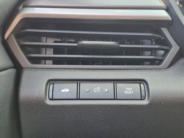 Used 2024 Nissan Altima 2.5 SR FWD image 9