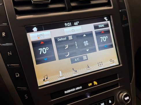 Used 2017 Lincoln MKZ Reserve image 16