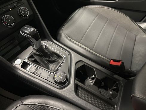 Used 2022 Volkswagen Taos SE image 26