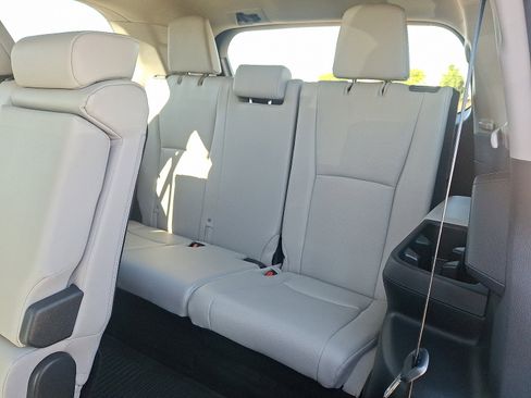 Certified 2024 Toyota Grand Highlander image 11