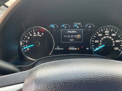 Used 2020 Ford F150 Lariat w/ Equipment Group 502A Luxury AWD/4WD image 49