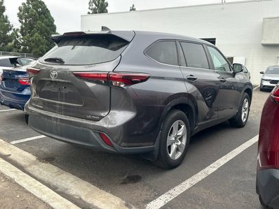 Used 2024 Toyota Highlander LE