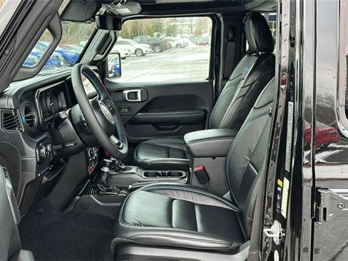 Used 2024 Jeep Wrangler Unlimited Rubicon 4xe image 10