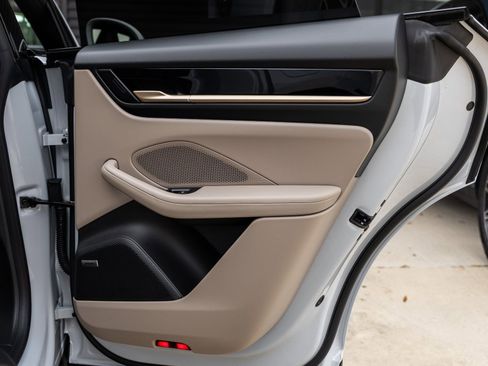 New 2025 Porsche Macan 4S Electric image 40