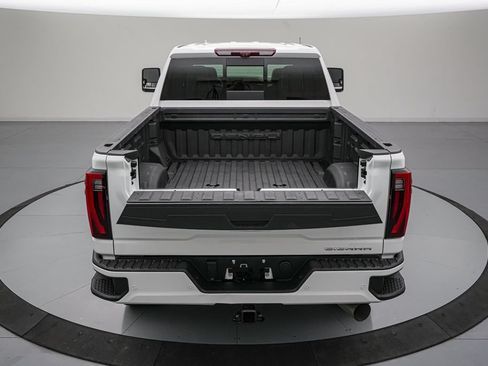 Used 2024 GMC Sierra 2500 Denali Ultimate AWD/4WD image 6