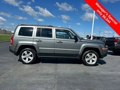 Used 2012 Jeep Patriot Latitude w/ Sun/Sound Group AWD/4WD image 3