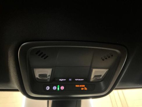 Used 2023 Chevrolet Traverse LS FWD image 26