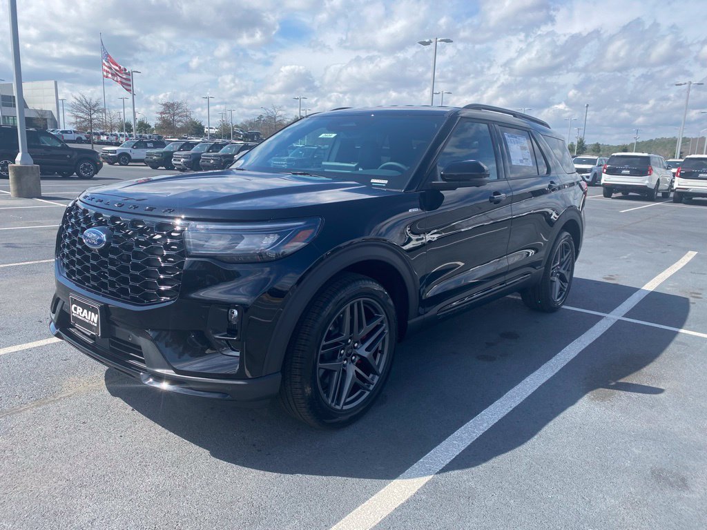 New 2026 Ford Explorer ST-Line w/ ST-Line Street Pack AWD/4WD image 3
