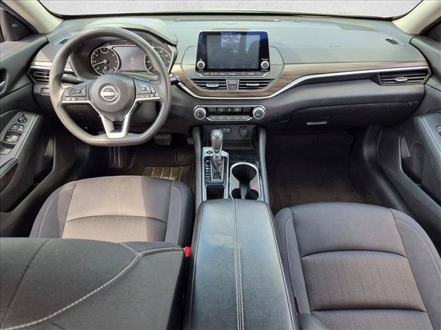 Used 2024 Nissan Altima 2.5 SV FWD image 16