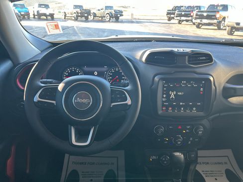 Used 2023 Jeep Renegade Trailhawk image 15