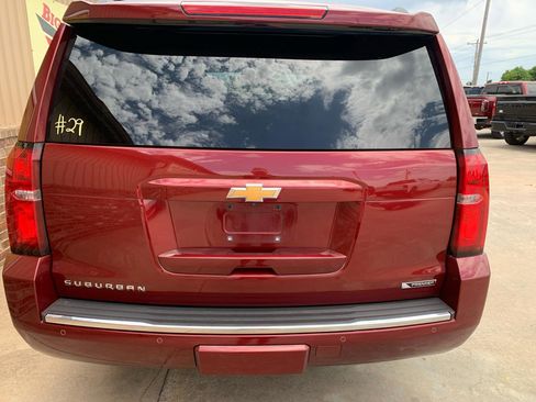 Used 2018 Chevrolet Suburban Premier AWD/4WD image 19