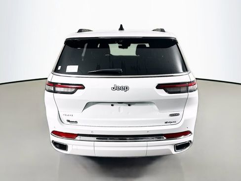 New 2025 Jeep Grand Cherokee L Overland w/ Luxury Tech Group IV image 6