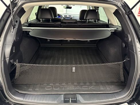 Used 2017 Subaru Outback 3.6R Limited image 28