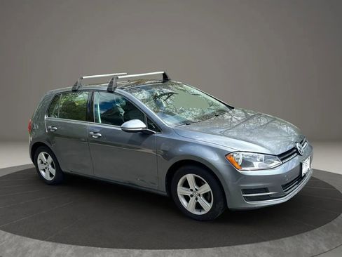 Used 2017 Volkswagen Golf S FWD image 10