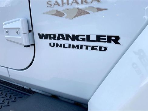 Used 2015 Jeep Wrangler Unlimited Sahara w/ Max Tow Package image 30