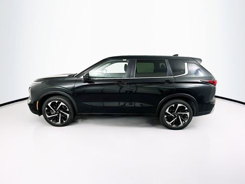 Used 2024 Mitsubishi Outlander SE image 3