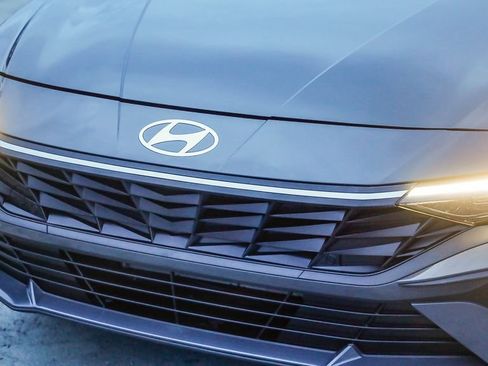 Used 2024 Hyundai Elantra SEL image 6