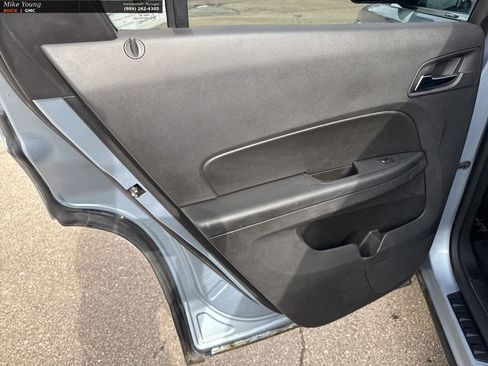 Used 2014 GMC Terrain SLE image 29