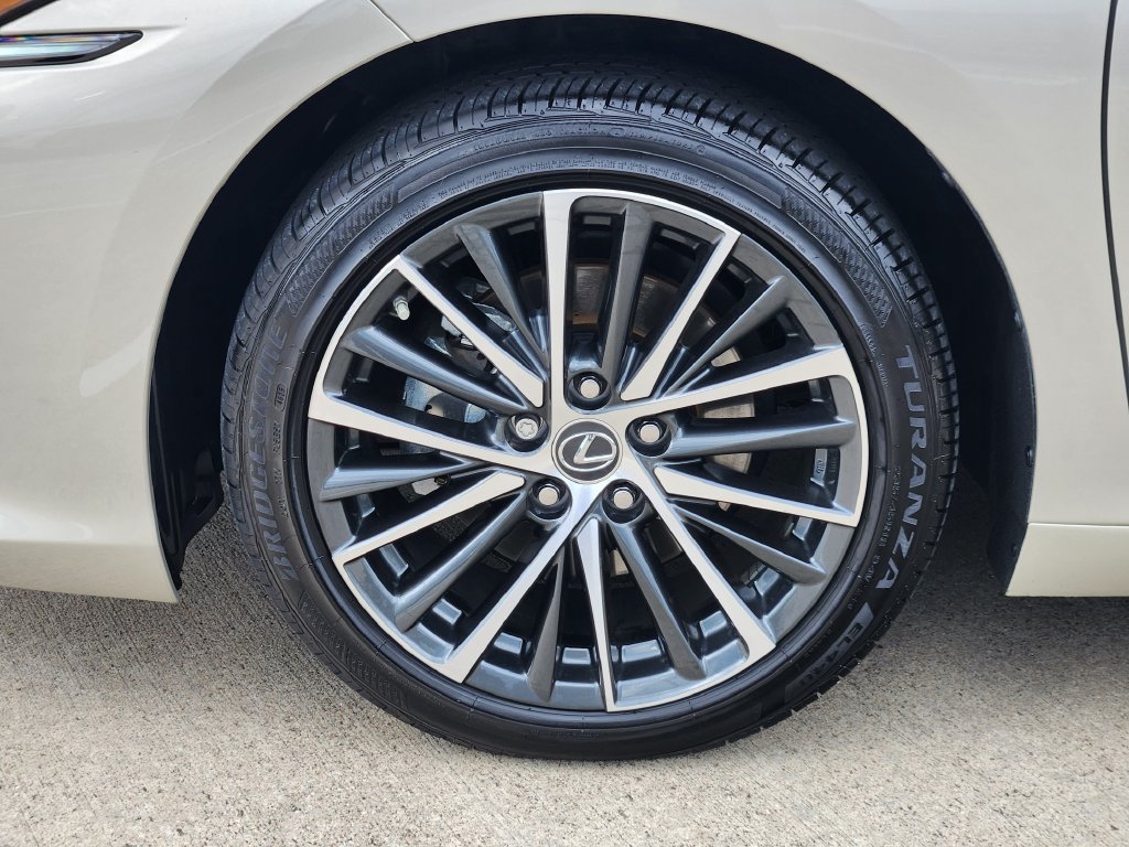 Certified 2025 Lexus ES 350 w/ Premium Package FWD image 10