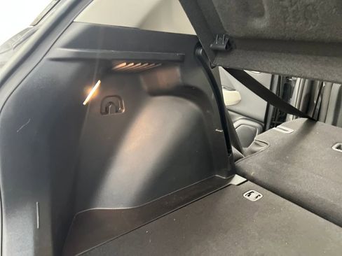 Used 2025 Hyundai Venue SEL FWD image 30
