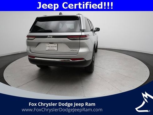 Used 2023 Jeep Grand Cherokee Limited image 35