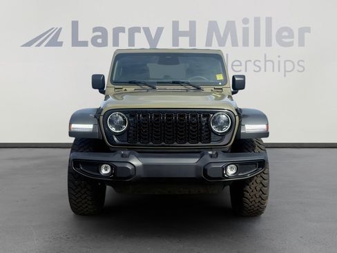 Used 2025 Jeep Wrangler Willys image 4