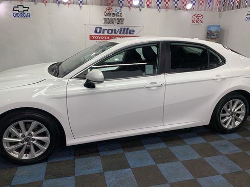 Used 2023 Toyota Camry LE w/ Convenience Package image 2