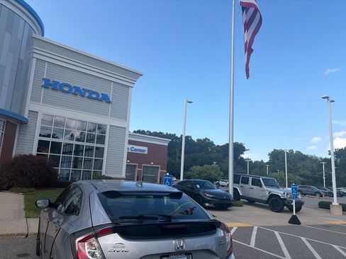 Used 2019 Honda Civic Sport Touring image 3