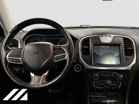 Used 2017 Chrysler 300 C image 24