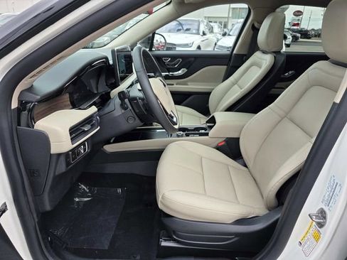 New 2026 Lincoln Corsair Reserve image 8