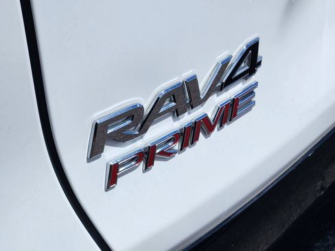 Used 2024 Toyota RAV4 SE w/ Weather & Moonroof Package AWD/4WD image 31