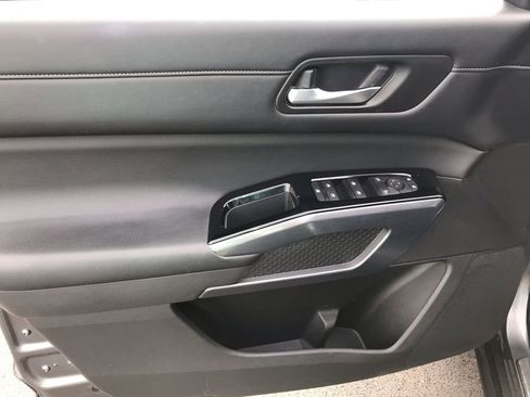 Used 2023 Nissan Pathfinder SL w/ Lighting Package (N92) AWD/4WD image 13