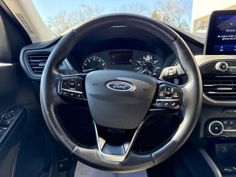 Used 2022 Ford Escape SE w/ Cold Weather Package AWD/4WD image 27