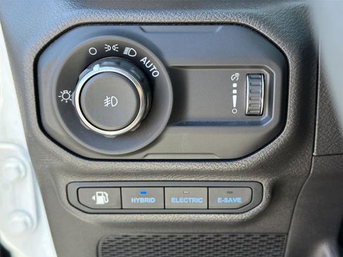 Used 2023 Jeep Wrangler Unlimited w/ Convenience Group AWD/4WD image 40
