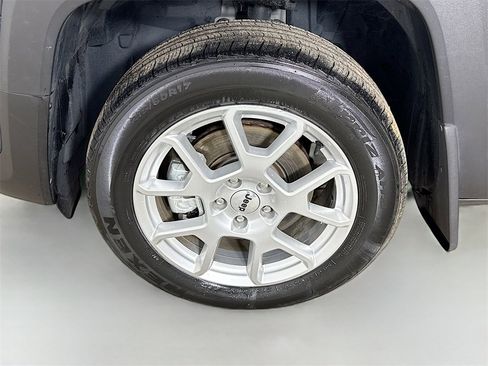 Used 2022 Jeep Renegade Latitude image 29