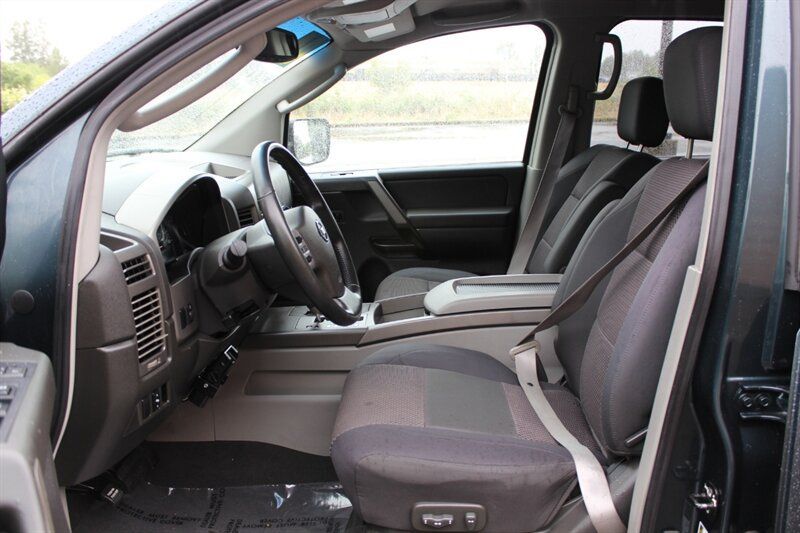 Used 2004 Nissan Armada SE w/ (BOS) Bose Pkg AWD/4WD image 10