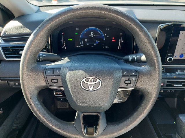Used 2025 Toyota Camry LE FWD image 28