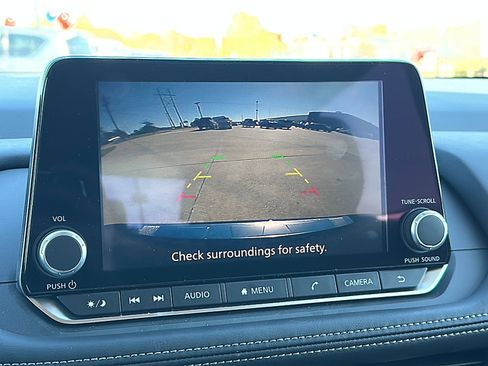 Certified 2025 Nissan Rogue SV image 32