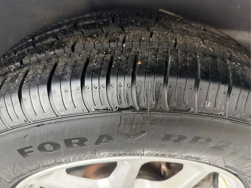 Used 2024 Chrysler Pacifica Touring-L FWD image 30
