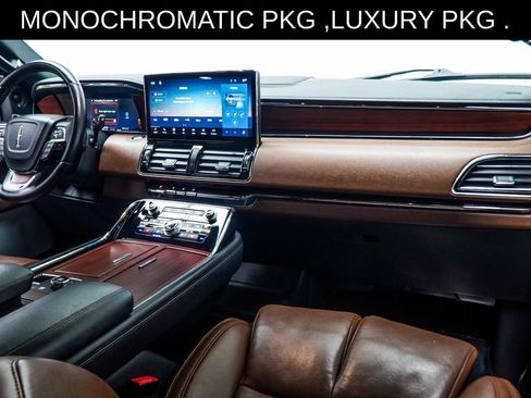 Used 2023 Lincoln Navigator Reserve AWD/4WD image 19