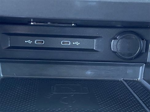 Used 2024 Volkswagen Tiguan SE image 30