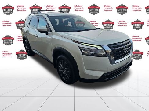 Used 2022 Nissan Pathfinder SV image 5