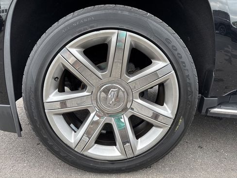 Used 2020 Cadillac Escalade Premium Luxury image 16