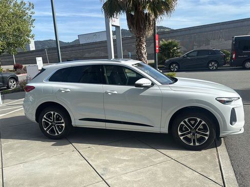 Used 2025 Audi Q5 Premium Plus w/ Premium Plus image 5