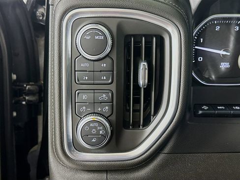 Used 2022 GMC Sierra 3500 Denali w/ Denali Ultimate Package image 8